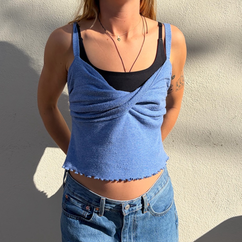 BLUE TOP